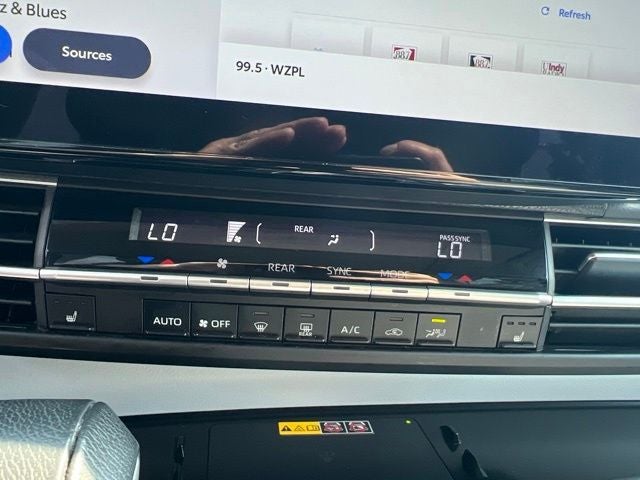 2025 Toyota Sienna XLE 8 Passenger