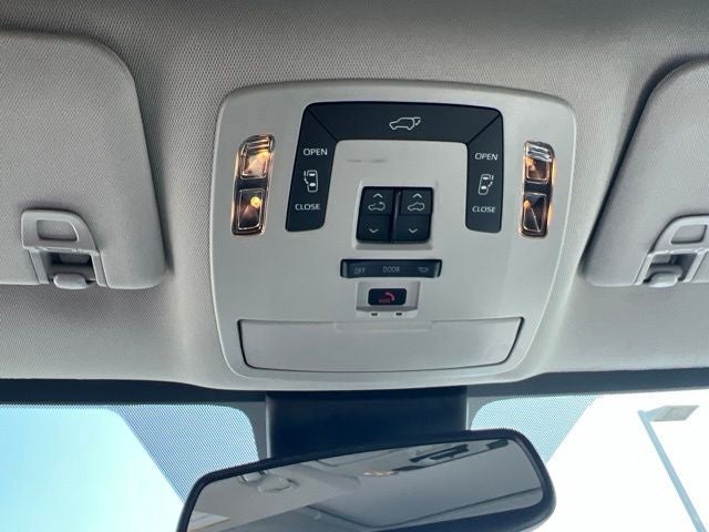 2025 Toyota Sienna XLE 8 Passenger