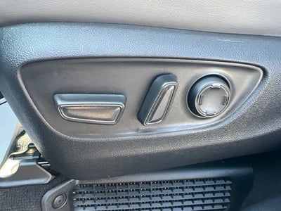2025 Toyota Sienna XLE 8 Passenger