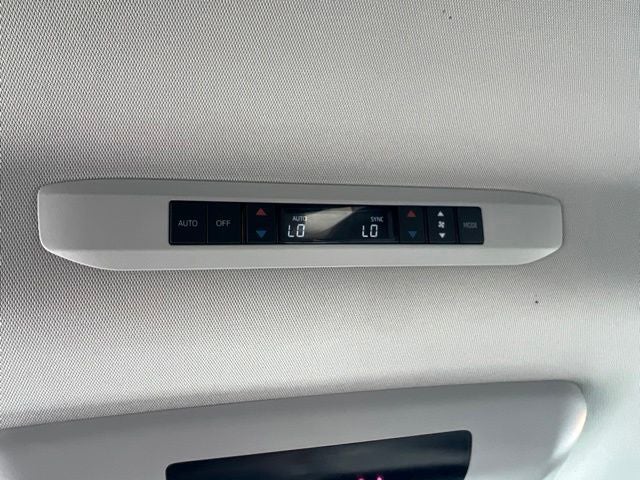 2025 Toyota Sienna XLE 8 Passenger