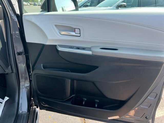 2025 Toyota Sienna XLE 8 Passenger