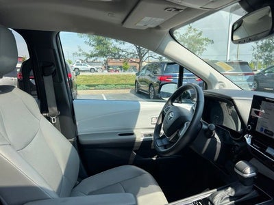 2025 Toyota Sienna XLE 8 Passenger