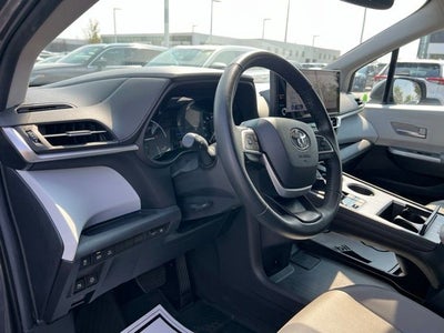 2025 Toyota Sienna XLE 8 Passenger