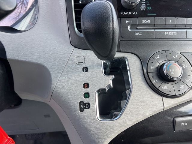 2011 Toyota Sienna LE