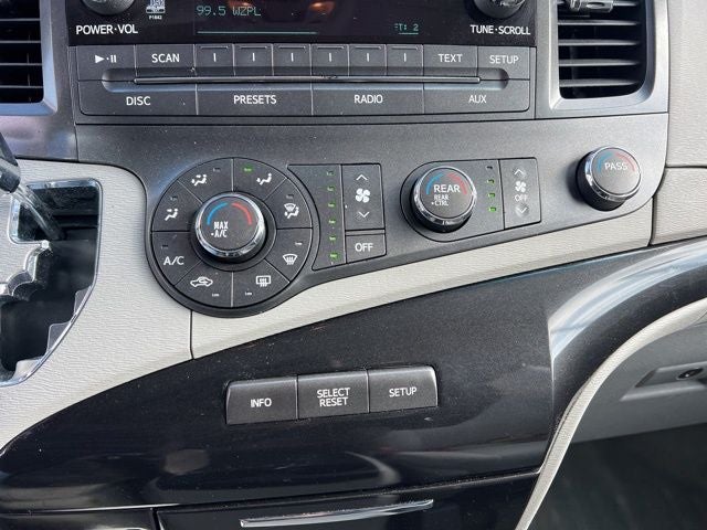 2011 Toyota Sienna LE