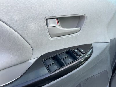 2011 Toyota Sienna LE