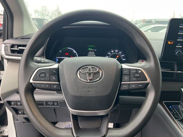 2021 Toyota Sienna LE 8 Passenger