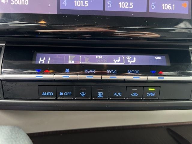 2021 Toyota Sienna LE 8 Passenger