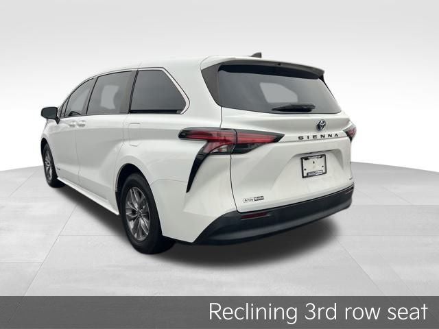 2021 Toyota Sienna LE 8 Passenger