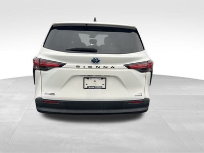2021 Toyota Sienna LE 8 Passenger
