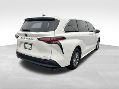 2021 Toyota Sienna LE 8 Passenger