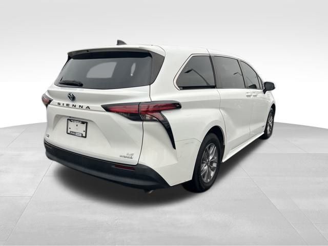 2021 Toyota Sienna LE 8 Passenger