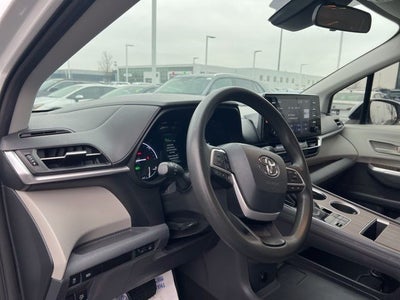 2021 Toyota Sienna LE 8 Passenger