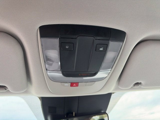 2025 Kia Sorento LX