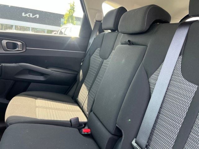 2024 Kia Sorento LX