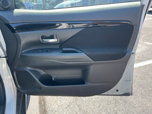 2020 Mitsubishi Outlander ES