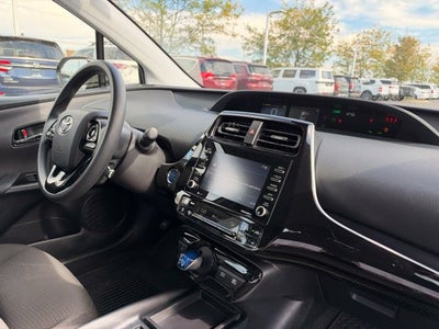 2022 Toyota Prius LE