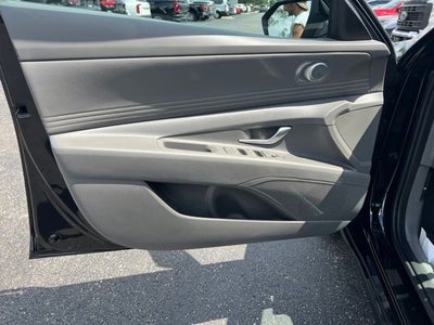 2025 Hyundai Elantra SEL Convenience