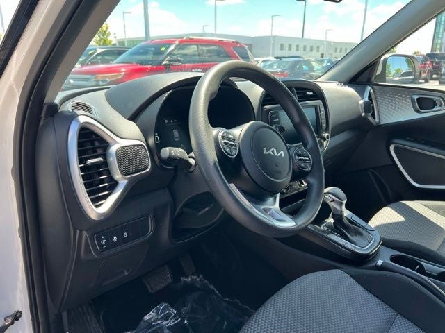 2024 Kia Soul LX - Photo 10