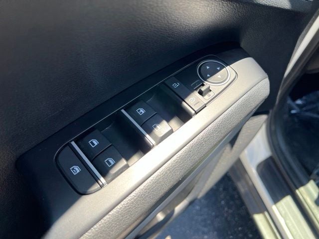 2024 Kia Soul LX - Photo 25