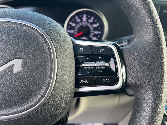 2023 Kia Carnival LX