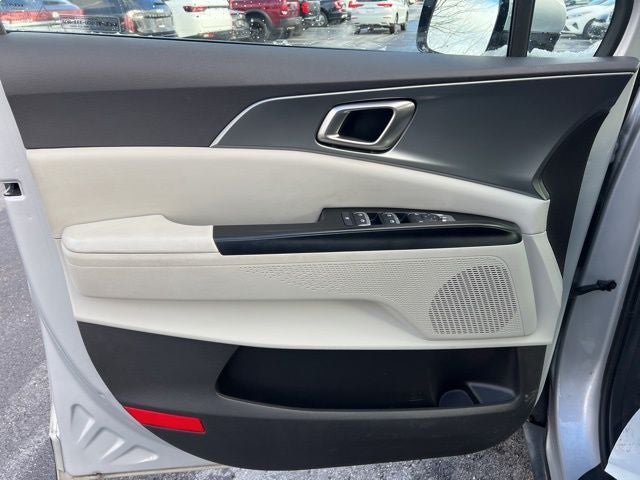 2023 Kia Carnival LX