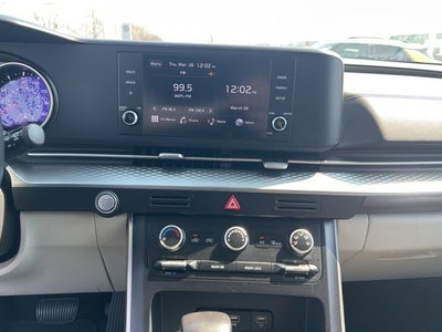 2024 Kia Carnival LX
