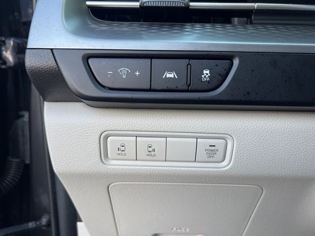 2023 Kia Carnival LX