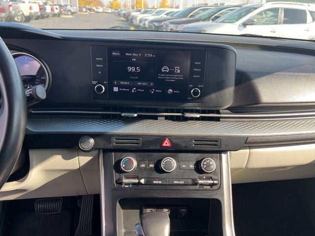 2023 Kia Carnival LX