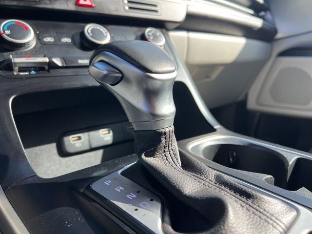 2023 Kia Carnival LX