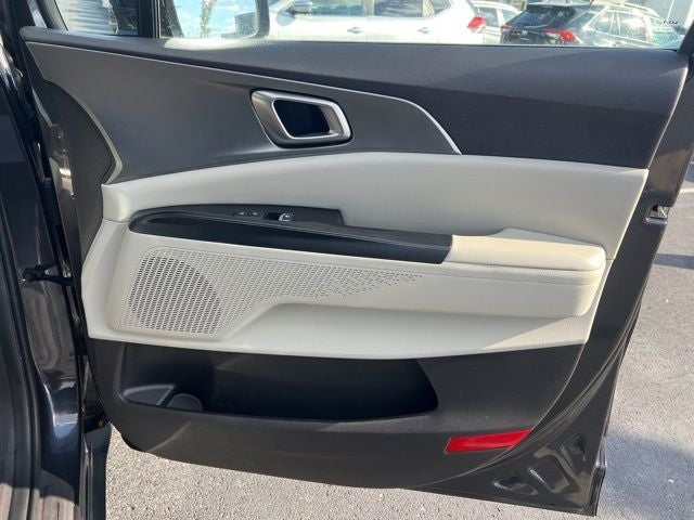 2023 Kia Carnival LX