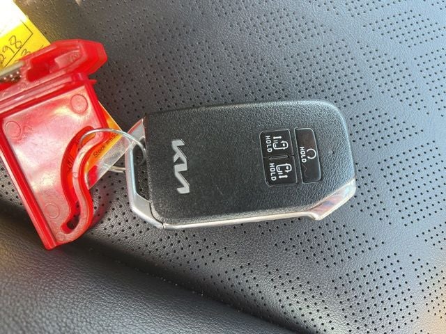 2023 Kia Carnival LX