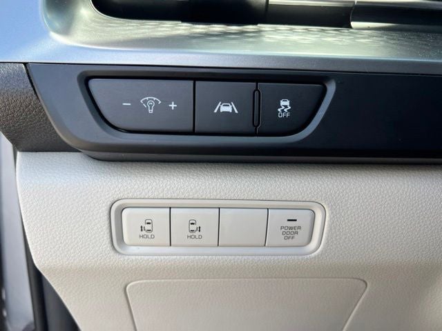 2022 Kia Carnival LX