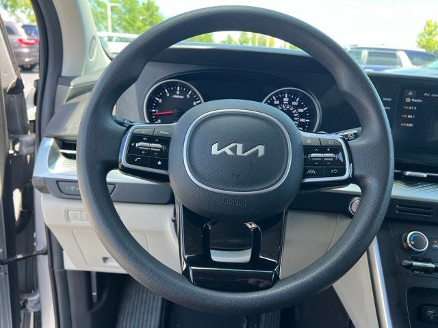 2022 Kia Carnival LX