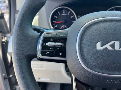 2022 Kia Carnival LX