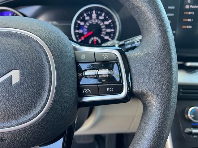 2022 Kia Carnival LX