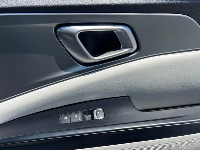 2022 Kia Carnival LX