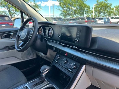 2022 Kia Carnival LX