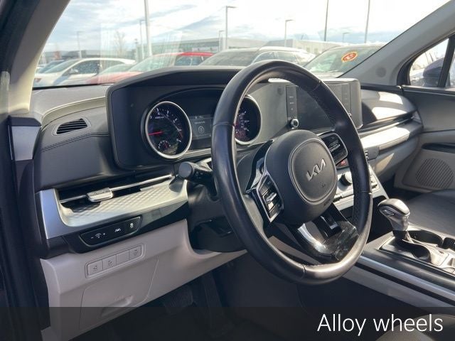 2024 Kia Carnival LX