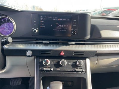 2024 Kia Carnival LX