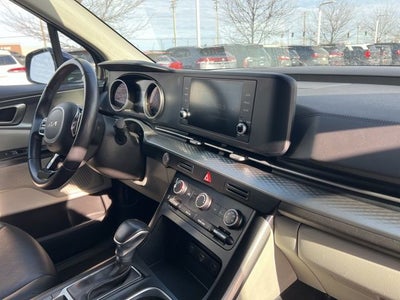 2024 Kia Carnival LX