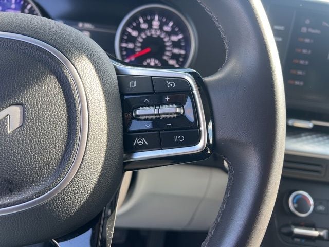 2024 Kia Carnival LX