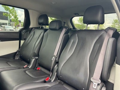 2023 Kia Carnival LX Seat Package