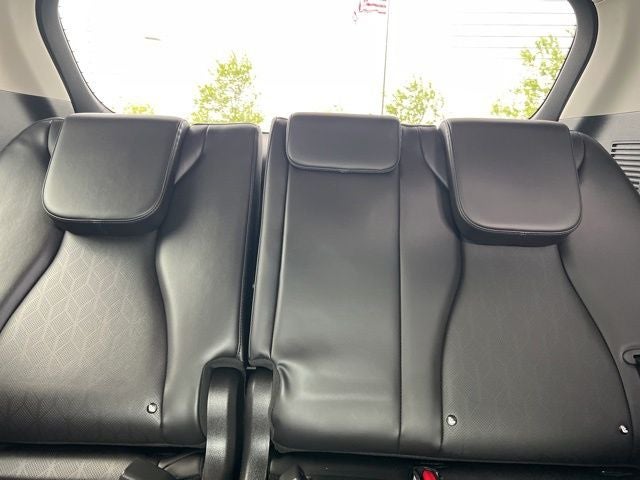 2023 Kia Carnival LX Seat Package