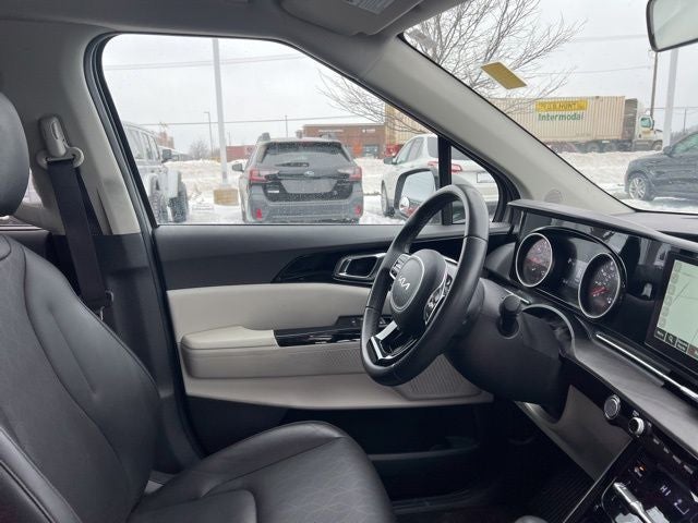 2024 Kia Carnival EX