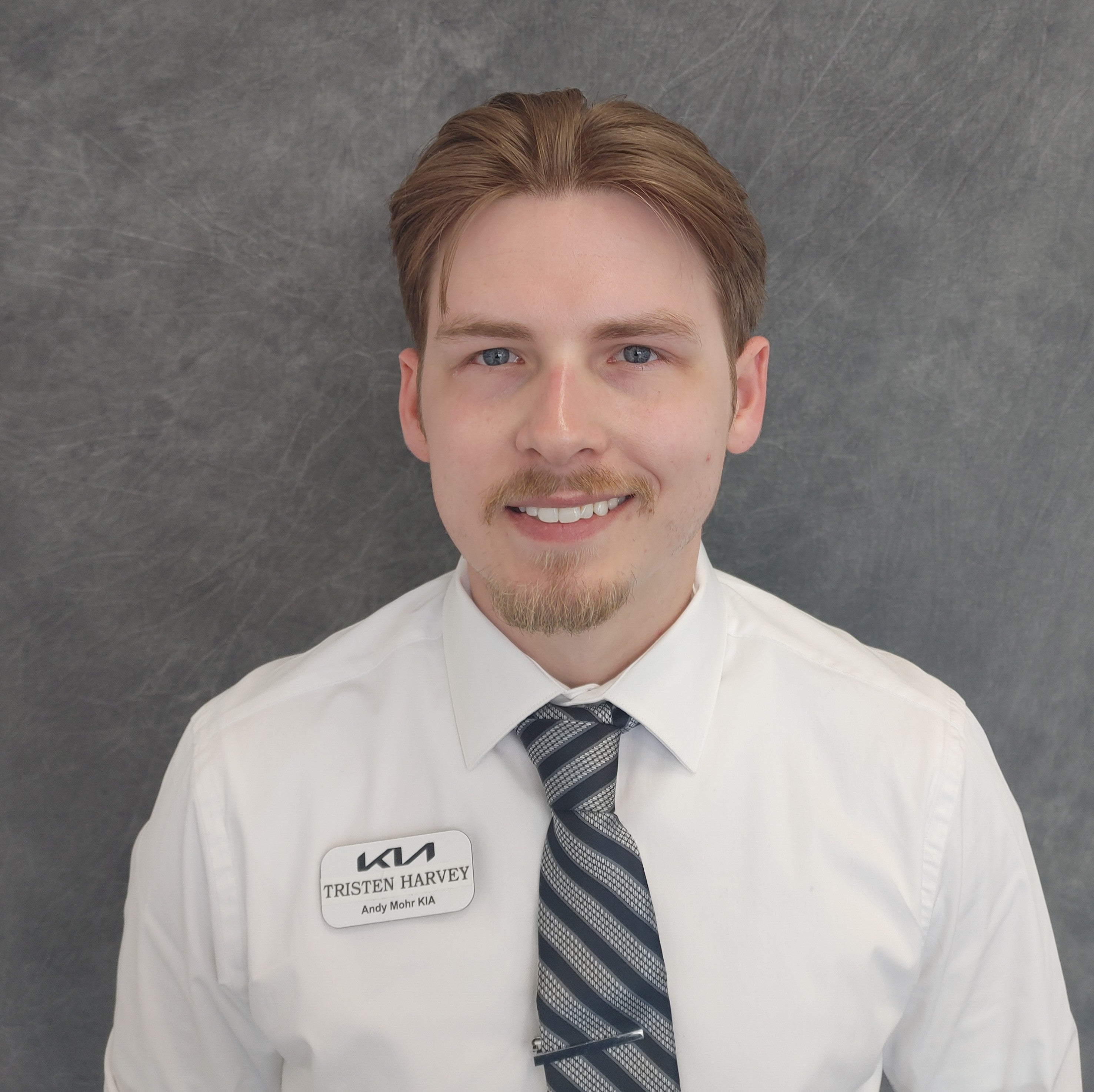 Tristan Harvey (hablo español) 